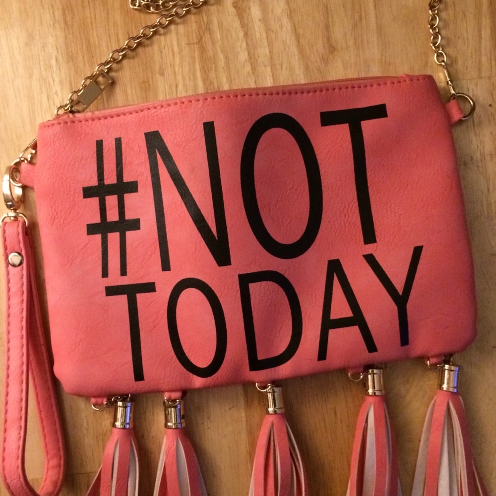 Crossbody chain strap purse (Peachy-Salmon Color)